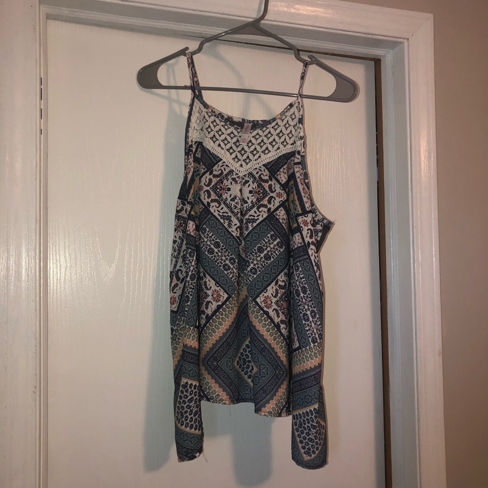 Xhileration size XXL flowy tank top